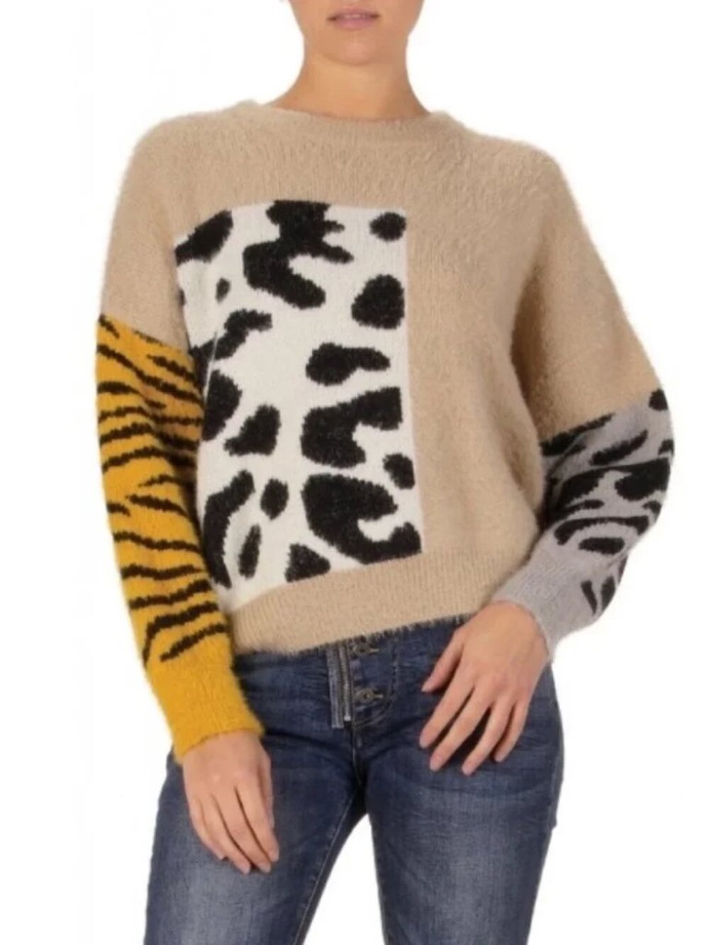 Elan Clothing Animal Print Fuzzy Sweater - L